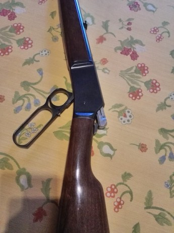 Hola,
Mi padre tiene este rifle y quería preguntados si podría  tenerla yo con la licencia F o tendría 00