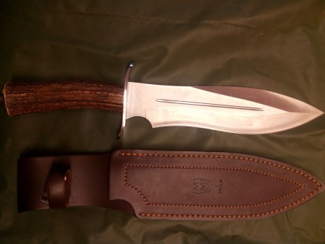 buenas tardes compañeros, tengo una gran duda y esque quiero poner a la venta dos cuchillo de la prestigiosa 02