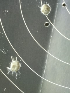 Dejo video que he encontrado, de como fabrican balas slug para escopeta del calibre 12 a partir de los 111