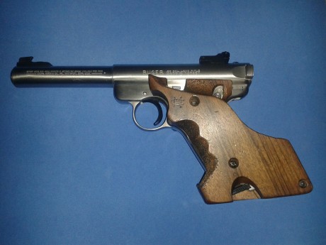 Hola, vendo pistola Ruger MK II Target  Inox. cal. 22 lr. con cachas de tiro Morini, un sólo cargador 02