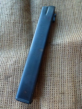Hola.
Vendo cargador del subfusil croata Šokac. Este subfusil se desarrolló en Croacia en 1991 durante 02