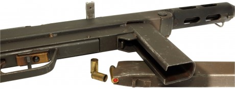 Hola.
Vendo cargador del subfusil croata Šokac. Este subfusil se desarrolló en Croacia en 1991 durante 00
