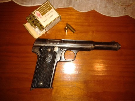Vendo Astra 400 modelo ASCASO cal. 9mm largo. Pieza de colección, fabricada por el Ejército de la República 02