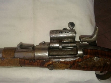 Hola a todos.
Tengo una duda con esta pistola, sus marcajes, y su sistema de cierre, y, quería que si 30