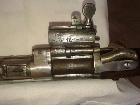 Hola a todos.
Tengo una duda con esta pistola, sus marcajes, y su sistema de cierre, y, quería que si 40