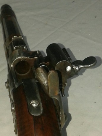 Hola a todos.
Tengo una duda con esta pistola, sus marcajes, y su sistema de cierre, y, quería que si 90