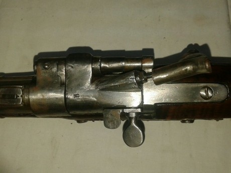 Hola a todos.
Tengo una duda con esta pistola, sus marcajes, y su sistema de cierre, y, quería que si 132