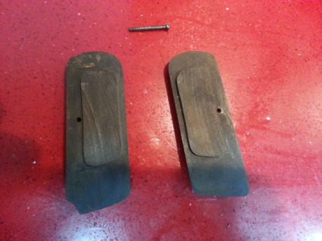 Vendo cachas FN 1910 en baquelita negra
Estan en un estad fantastico, y son bastante raras de encontrar 01