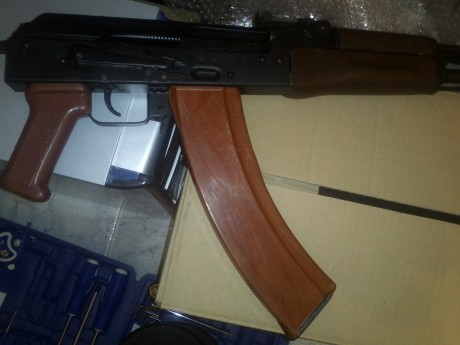 Muy buenas ,vendo un ak74  de fabricacion bulgara inutilizado , en muy buen estado de conservacion ,cal 171