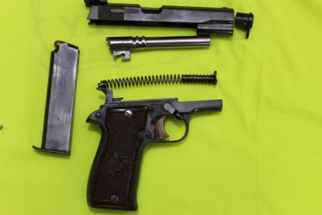 Hola a todos, pongo a la venta esta magnífica pistola con gran historia. Basada en la archiconocida Colt 22