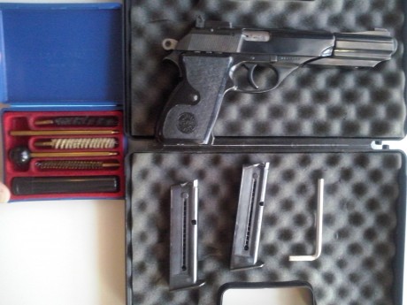 Se vende pistola Astra Constable Sport  22 lr, con dos cargadores. Funciona perfectamente, único defecto 00