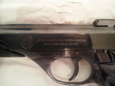 Se vende pistola Astra Constable Sport  22 lr, con dos cargadores. Funciona perfectamente, único defecto 30