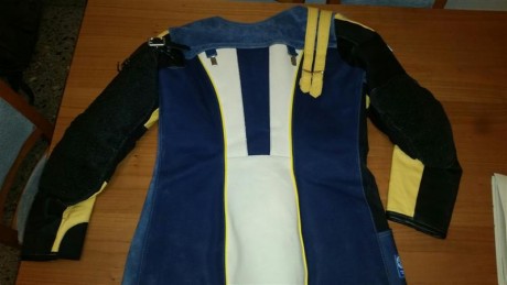 Vendo recien adquirida chaqueta de tiro Anschutz.
Pertenecía a "Galadrio", usuario de este foro.
El 11