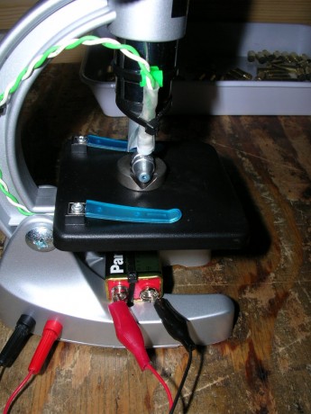 Buenas.
Aqui teneis una modificación del tester de lee que facilita muchisimo el trabajo de medir el agujerito 01