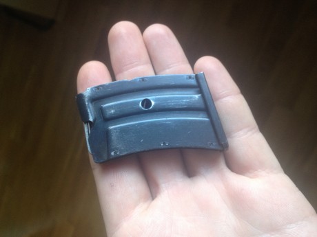 Hola,

A ver si alguien puede ayudarme, estoy buscando un cargador de 10 cartuchos para una Krico 200 01