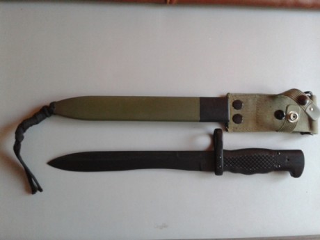 Se vende bipode original para Cetme C, nuevo sin uso. 55 euros con portes en peninsula incluidos.

BAYONETA 00