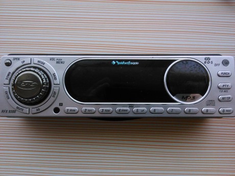 ROCKFORD-FOSGATE
Vendo este radiocd marca Rockford-fosgate rfx9300. Esta prácticamente como nuevo casi 01