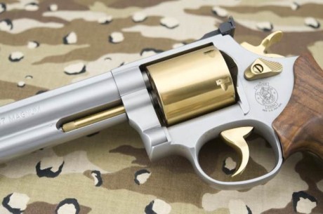 Hola,
tengo una duda, ¿qué modelo de S&W sería equivalente al Colt Python .357 de 6"?.
Gracias. 31