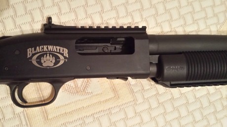 Escopeta de corredera 12/76 recamara magnum, con acabado parkerizado anticorrosion, cargador de 8+1,sin 10
