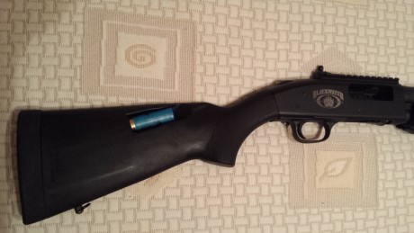 Escopeta de corredera 12/76 recamara magnum, con acabado parkerizado anticorrosion, cargador de 8+1,sin 22