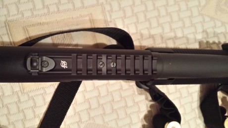 Escopeta de corredera 12/76 recamara magnum, con acabado parkerizado anticorrosion, cargador de 8+1,sin 42