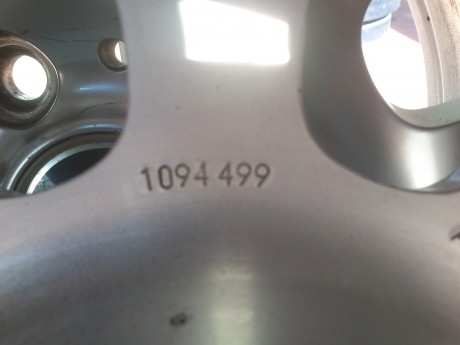 Tengo 4 llantas originales de BMW que hace tiempo que no uso , estan en un muy buen estado , a las cubiertas 11