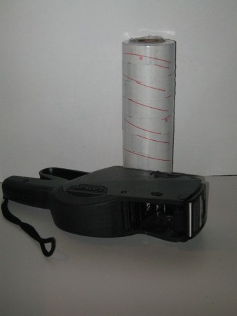 Kit compuesto de:

1. Máquina de palanca.

2. Nada menos que 10 rollos de parches negros  para una larga 00