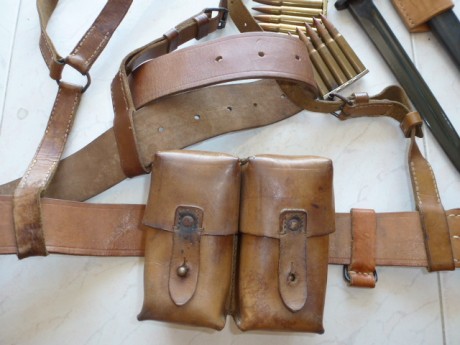 Hola.
Vendo bayoneta yugoslava perteneciente al fusil Mauser M-48 (copia literal del alemán k98) fabricada 02