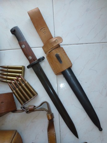 Hola.
Vendo bayoneta yugoslava perteneciente al fusil Mauser M-48 (copia literal del alemán k98) fabricada 01