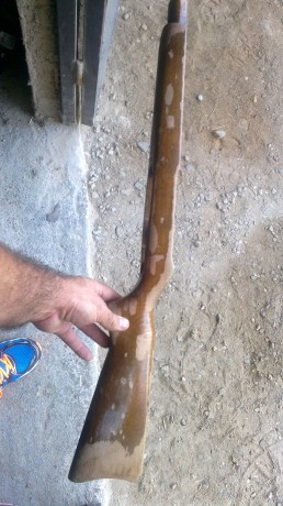 Como el aburrimiento es muy puñetero , me decidí hacer unas cosillas al  ruger deerfield 44 Mg de mi amigo 00