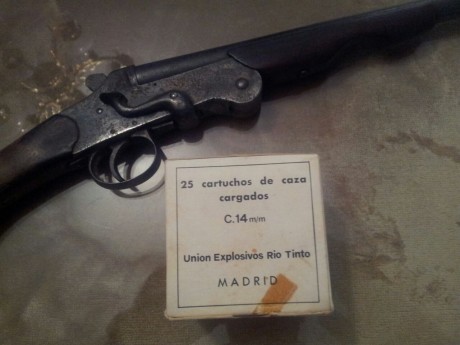 Hola a todos: Un amigo tiene esta escopeta y quiere saber qué clase de escopeta es, si es antigua y cuanto 02