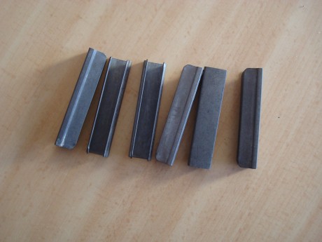  DSC06258.JPG 

6 peines para Mosin, 25€ con envío en península. 00
