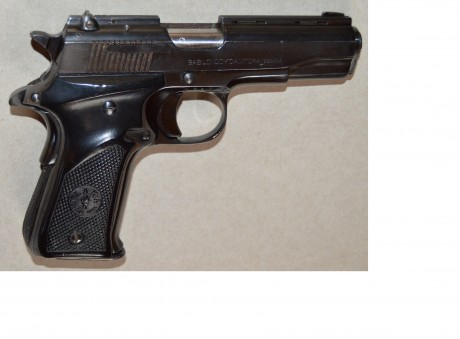 Un amigo me pide que ponga a la venta su pistola Llama del calibre 9 corto.
No ha disparado nunca con 00