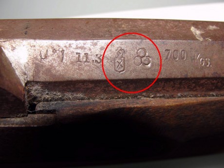 Agradecería cualquier información soble el punzón de foto.Se trata de una pistola.
Gracias 00
