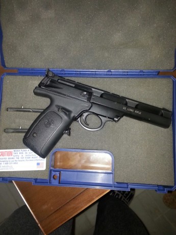 Vendo smith wesson modelo 22a calibre 22lr con dos cargadores y su maletin original. El precio es de 300€ 32