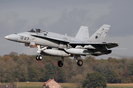 Pues eso, en este hilo pretendo deleitaros como amantes de los aviones de combate que sois muchos, con 20