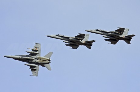 Pues eso, en este hilo pretendo deleitaros como amantes de los aviones de combate que sois muchos, con 32