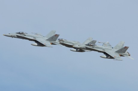 Pues eso, en este hilo pretendo deleitaros como amantes de los aviones de combate que sois muchos, con 30