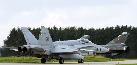 Pues eso, en este hilo pretendo deleitaros como amantes de los aviones de combate que sois muchos, con 41
