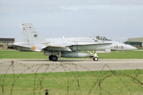 Pues eso, en este hilo pretendo deleitaros como amantes de los aviones de combate que sois muchos, con 50