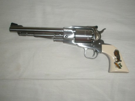 Vendo este revólver de avancarga de la casa Ruger, modelo Old Army cal. 44, fabricado en acero inoxidable. 00