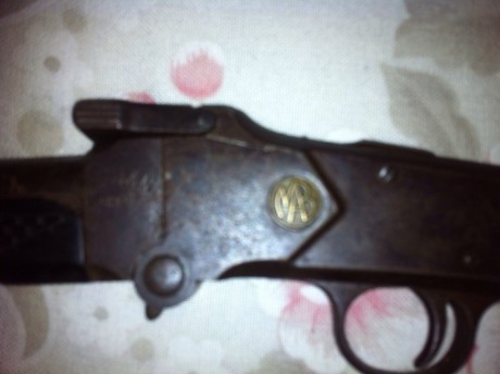 Un amigo pone en venta una escopeta monotiro calibre 28, plegable, en buen estado estético y de funcionamiento, 00