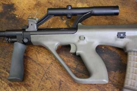 Hola a todos,

Pués eso. Compré hace un tiempo el cuchillo de combate Glock 78, que si no tengo mal entendido 61