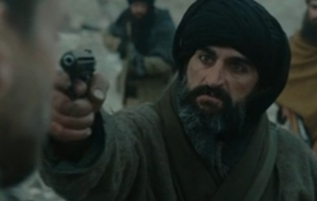 Compañeros,

En vista de las ganas de algunos (Elcafe, Wilcow, Vrakk, etc) por adivinar armas de películas 120