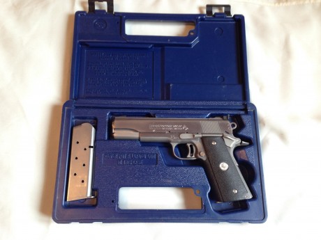Vendo Colt Gold Cup, está guiada en F y se la compré a un compañero del club de tiro. Ahora la vendo por 00