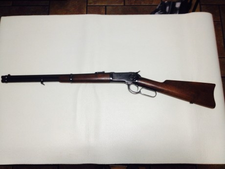 Vendo Winchester 92, fabricado en 1.905
Calibre 44-40 en perfecto estado de funcionamiento y tiro.
Maderas 00