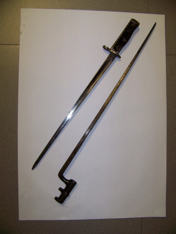 vendo bayoneta remington española  y otra francesa transformada para máuser  80€ porte incluido pequeña 01