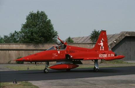 Pues eso, en este hilo pretendo deleitaros como amantes de los aviones de combate que sois muchos, con 92