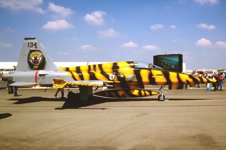 Pues eso, en este hilo pretendo deleitaros como amantes de los aviones de combate que sois muchos, con 121