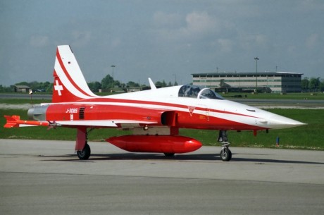 Pues eso, en este hilo pretendo deleitaros como amantes de los aviones de combate que sois muchos, con 152